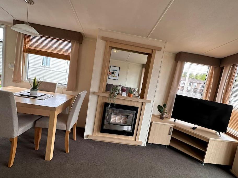 Swift Moselle 2 Bedroom Parkhome - Uddingston, Glasgow Dış mekan fotoğraf